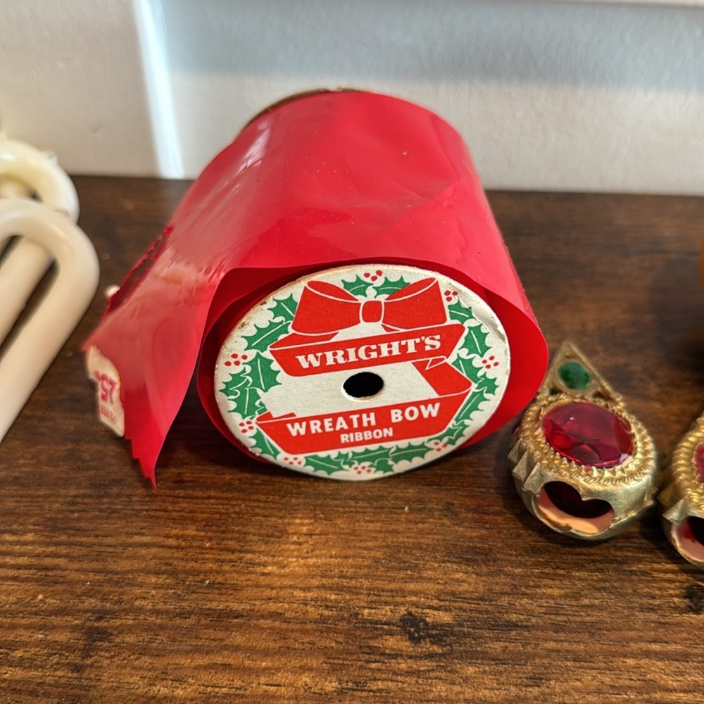 1960’s Vintage Festive Holiday Decor Set - Picture 3 of 8